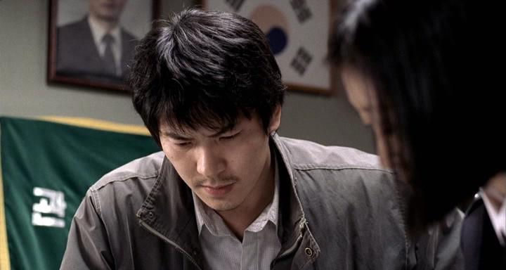 Кадр из фильма Воспоминания об убийстве / Salinui chueok (2003)