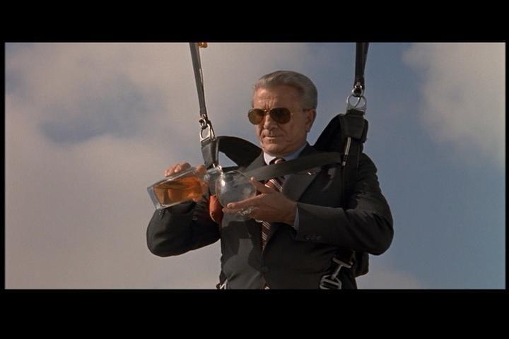 Кадр из фильма Неистребимый шпион / Spy Hard (1996)