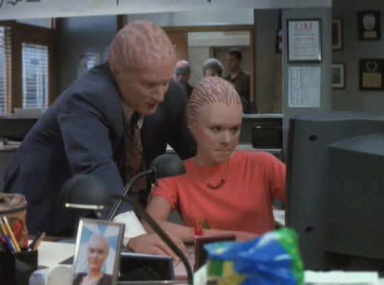 Кадр из фильма Внутренняя угроза / Alien Nation: The Enemy Within (1996)