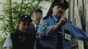 Кадры из фильма Полицейские и воры (1997)