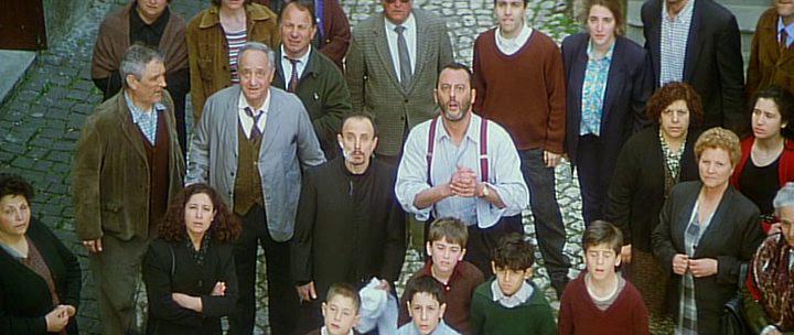 Кадр из фильма Место на кладбище / Roseanna's Grave (1997)