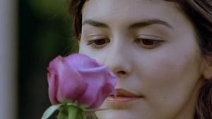 Кадры из фильма Любит - не любит / À la folie... pas du tout (2002)