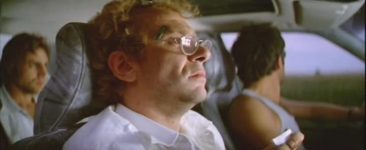 Кадр из фильма Подушка с дурманом / Airbag (1997)