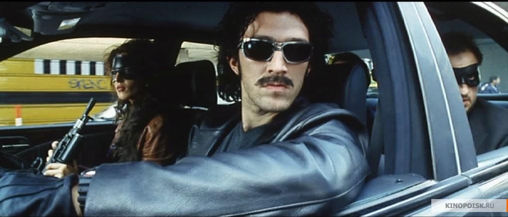 Кадр из фильма Доберман / Dobermann (1997)