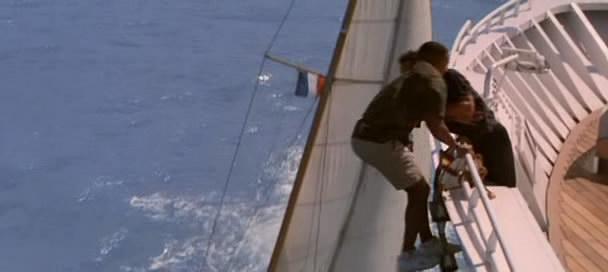 Кадр из фильма Скорость 2. Контроль над круизом / Speed 2: Cruise Control (1997)
