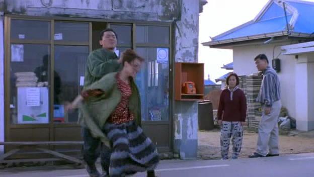 Кадр из фильма Адрес неизвестен / Suchwiin bulmyeong (2002)