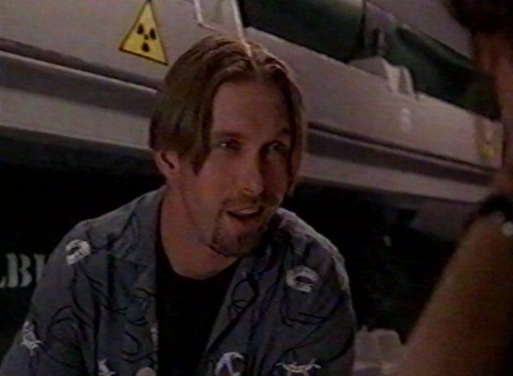 Кадр из фильма Крушение / Sub Down (1997)