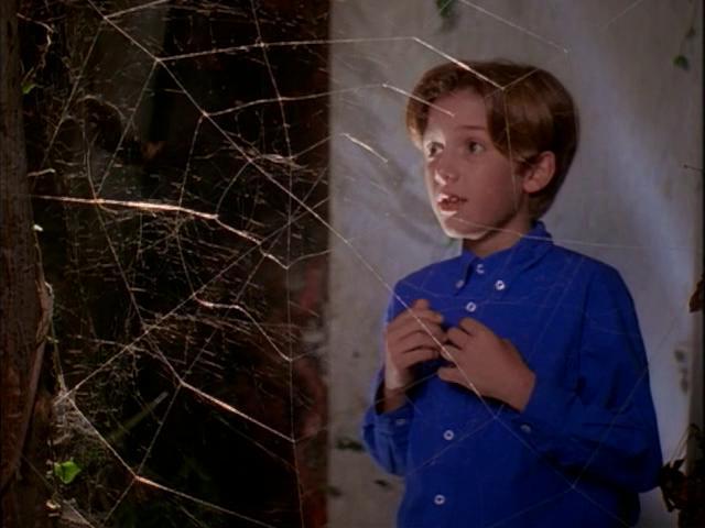 Кадр из фильма Маленькое привидение / Little Ghost (1997)