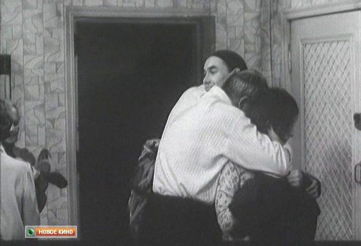 Кадр из фильма Сидеть в шкафу (2002)