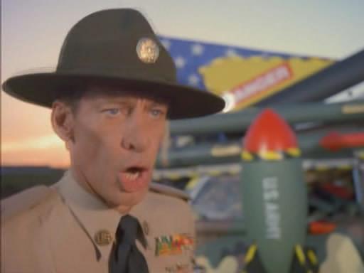 Кадр из фильма Невероятные приключения Эрнеста в армии / Ernest in the Army (1998)