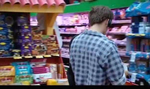 Кадр из фильма Поздний покупатель / Late Night Shopper (2002)