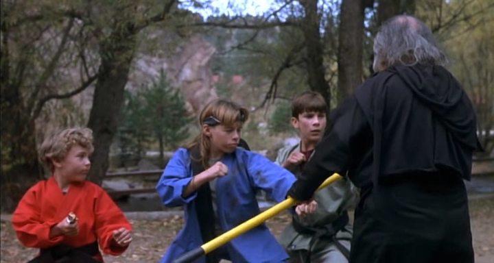 Кадр из фильма Три ниндзя: Жаркий полдень на горе Мега / 3 Ninjas: High Noon at Mega Mountain (1998)