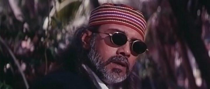 Кадр из фильма Никто не сравнится с нами / Humse Badhkar Kaun: The Entertainer (1998)