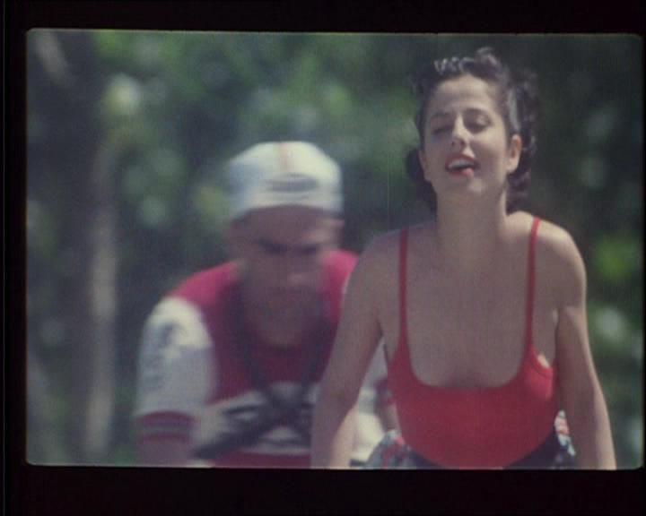 Кадр из фильма Шалунья / Monella (1998)