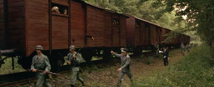 Кадр из фильма Поезд жизни / Train de vie (1998)