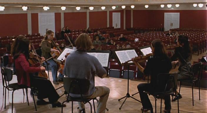 Кадр из фильма Пианистка / La Pianiste (2001)