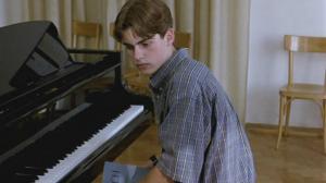 Кадры из фильма Пианистка / La Pianiste (2001)