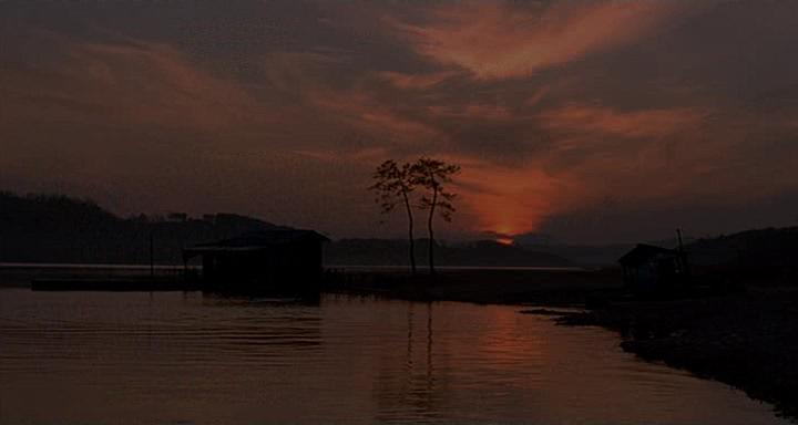 Кадр из фильма Остров / Seom (2001)