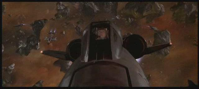 Кадр из фильма Командир эскадрильи / Wing Commander (1999)