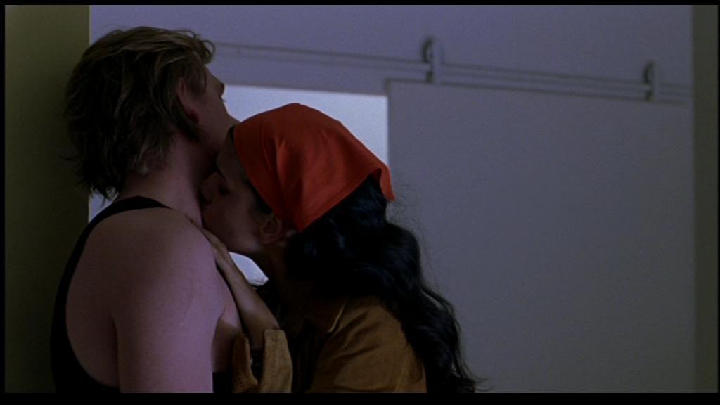 Кадр из фильма Любовь и прочие неприятности / Amor, curiosidad, prozak y dudas (2001)