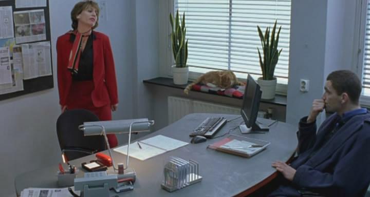 Кадр из фильма Леди-кошка / Minoes (2001)