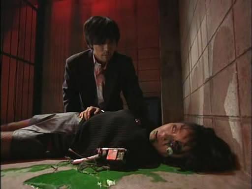 Кадр из фильма Красная Комната 2: Сломанные Куклы / Shin akai misshitsu (heya): Kowareta ningyô-tachi (2000)