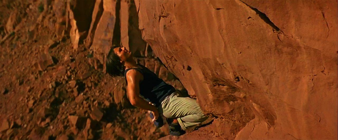 Кадр из фильма Миссия: невыполнима 2 / Mission: Impossible 2 (2000)