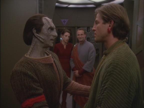Кадр из фильма Звездный путь: Дальний космос 9 / Star Trek: Deep Space Nine (1993)