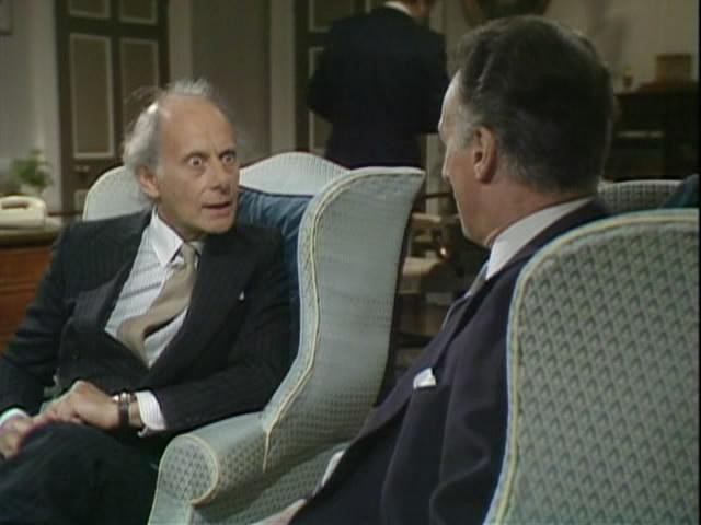 Кадр из фильма Да, господин министр / Yes Minister (1980)
