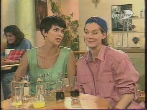 Кадр из фильма Элен и ребята / Hélène et les garçons (1992)
