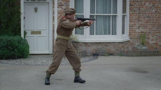 Кадр из фильма Война Фойла / Foyle's War (2002)