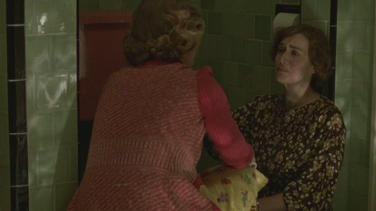 Кадр из фильма Милдред Пирс / Mildred Pierce (2011)