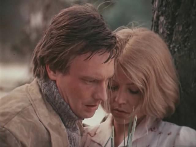 Кадр из фильма Долгая дорога в дюнах (1980)