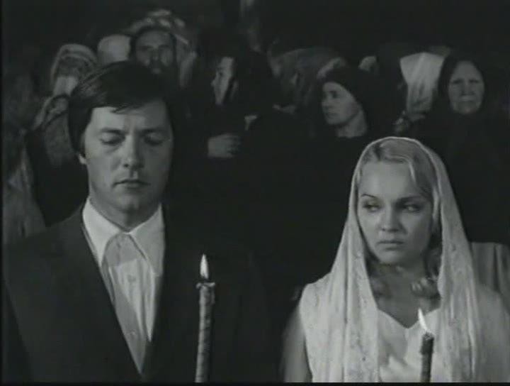 Кадр из фильма Рожденная революцией (1974)