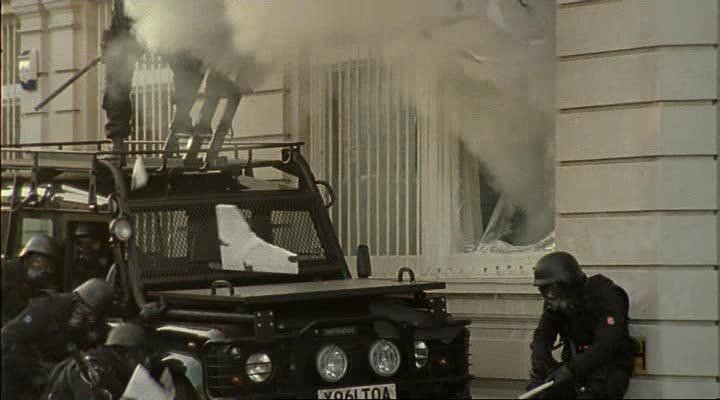 Кадр из фильма Элита спецназа / Ultimate Force (2002)