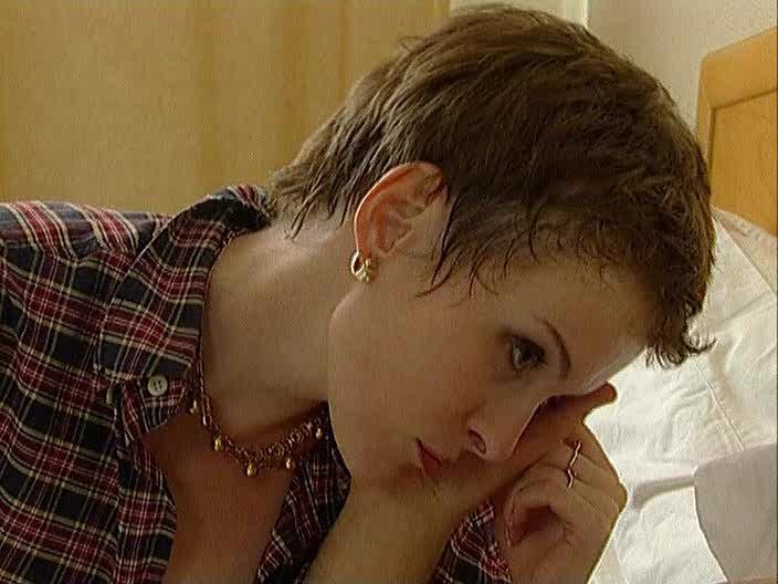 Кадр из фильма Чужое лицо (2003)