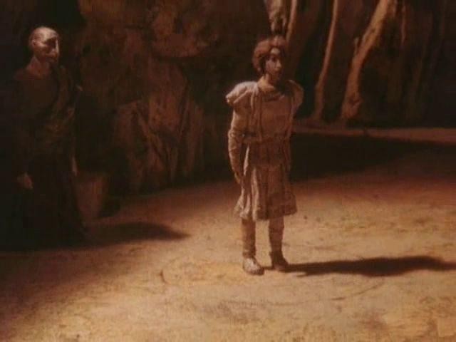 Кадр из фильма Падающая тень / Padauschaya ten (1985)